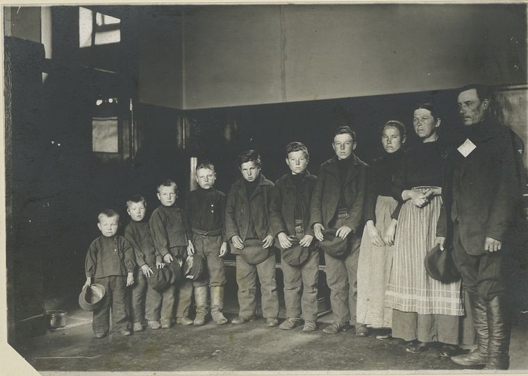 A family of seven sons and one daughter, Ellis Island, New York - New York Public Library