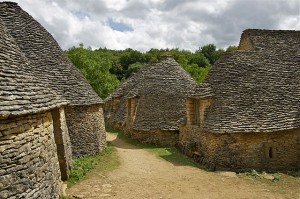 Les Cabanes du Breuil, Saint-André d Allas, Dordogne - par Jebulon, 2011